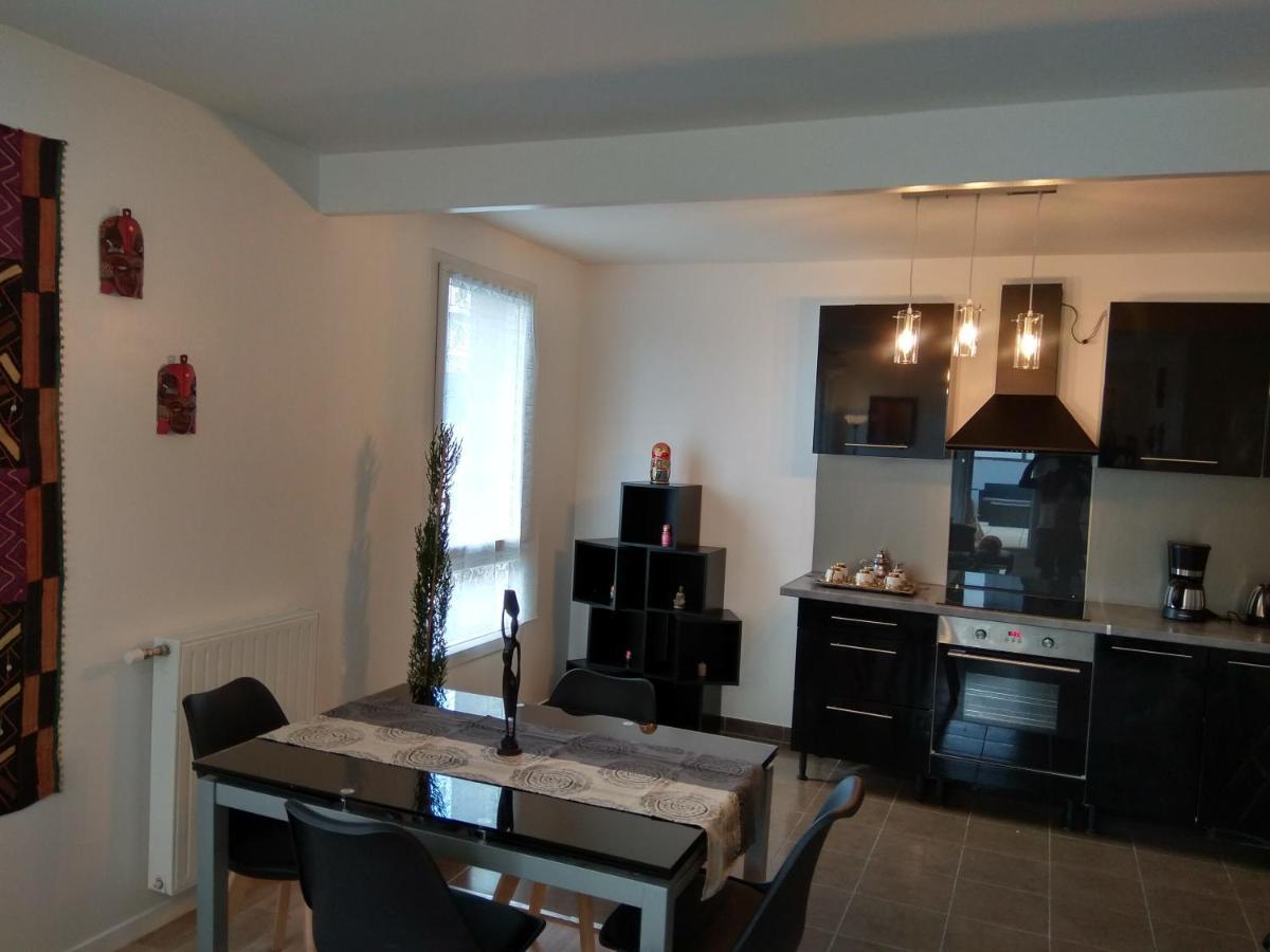 Saint Denis Appartement 2 Chambres Avec Parking Exterior foto
