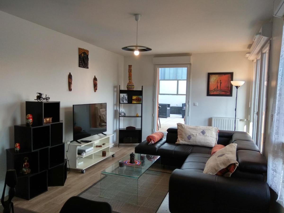 Saint Denis Appartement 2 Chambres Avec Parking Exterior foto